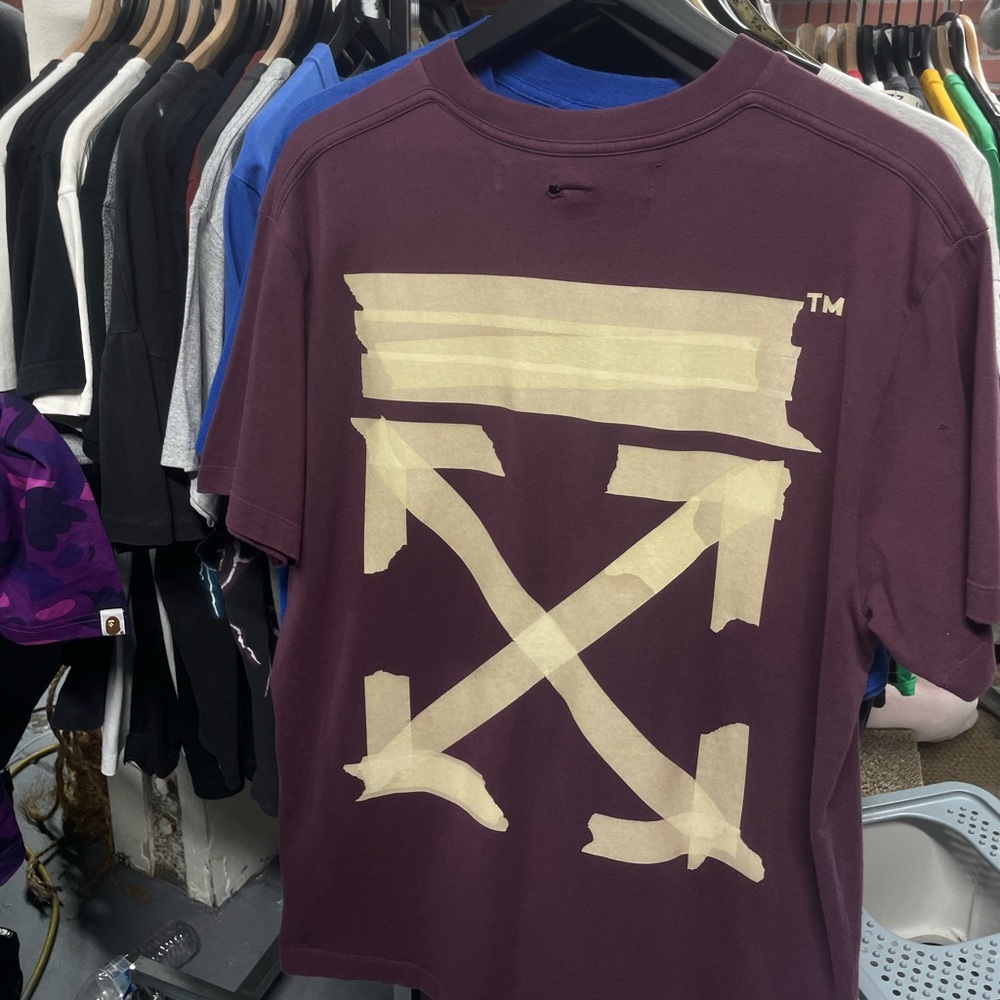 Off white tee shirt arrows large